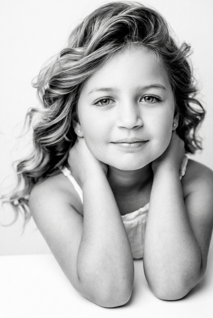 Retrato de familia completa en estudio, Madrid